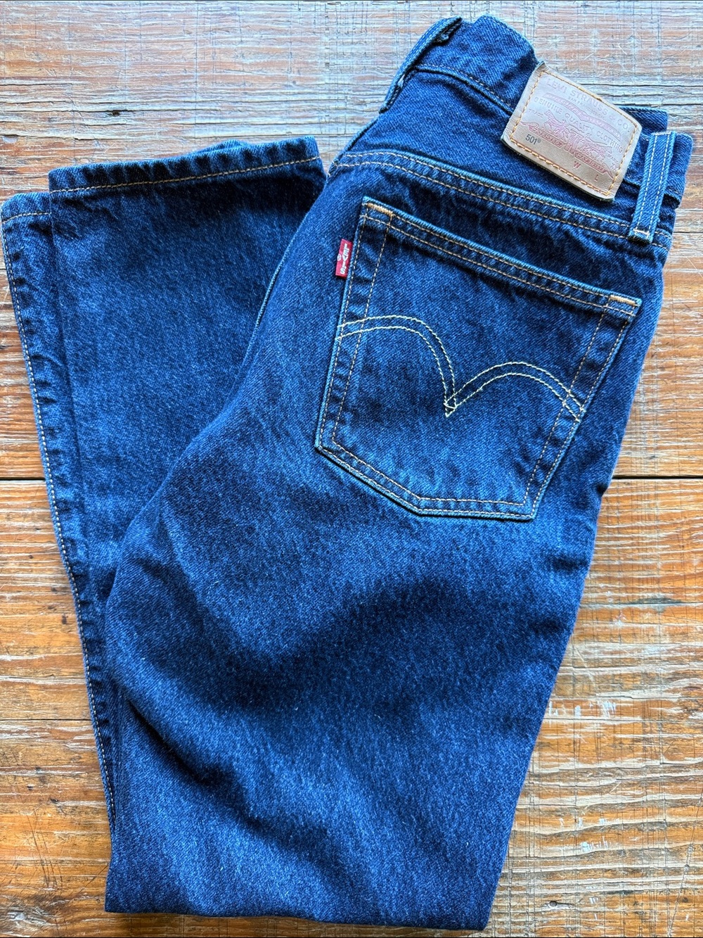 Levis 501 Premium Dark Wash Button Fly Jeans 28" Inseam Size 26